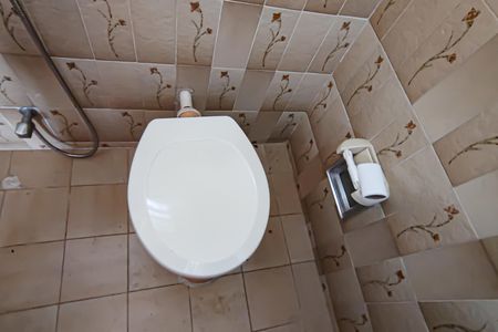 Casa à venda com 210m², 4 quartos e 2 vagas Casa à venda com 210m², 4 quartos e 2 vagasbanheiro social