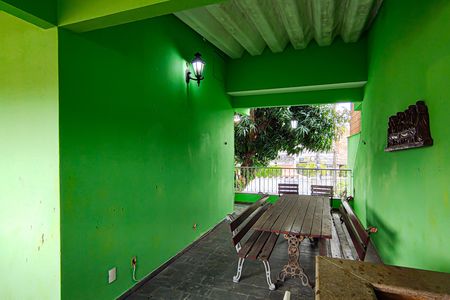 Casa à venda com 210m², 4 quartos e 2 vagas Casa à venda com 210m², 4 quartos e 2 vagasterraço