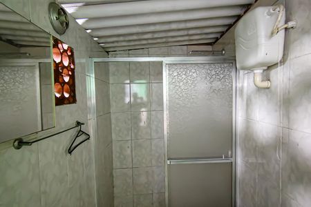 Casa à venda com 210m², 4 quartos e 2 vagas Casa à venda com 210m², 4 quartos e 2 vagasbanheiro de serviço