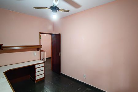 Casa à venda com 210m², 4 quartos e 2 vagas Casa à venda com 210m², 4 quartos e 2 vagasquarto 3