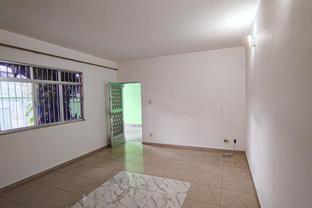 Casa à venda com 210m², 4 quartos e 2 vagas