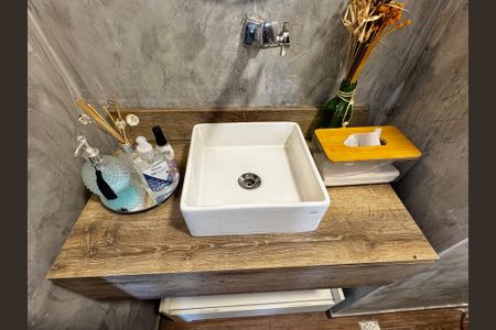 Apartamento à venda com 176m², 4 quartos e 3 vagas Apartamento à venda com 176m², 4 quartos e 3 vagasLavabo