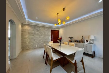 Apartamento à venda com 176m², 4 quartos e 3 vagas Apartamento à venda com 176m², 4 quartos e 3 vagasSala