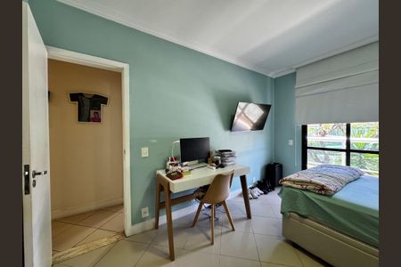Apartamento à venda com 176m², 4 quartos e 3 vagas Apartamento à venda com 176m², 4 quartos e 3 vagasSuíte 1