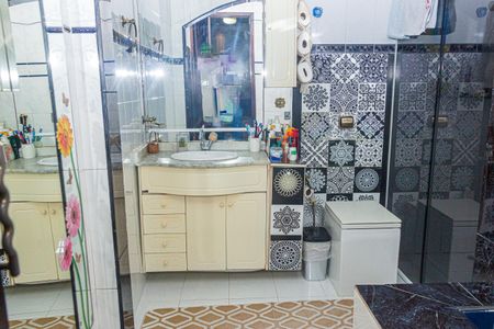 Casa para alugar com 220m², 4 quartos e 8 vagasBanheiro da Suíte 2