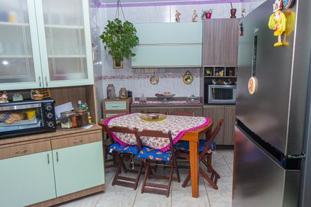 Casa para alugar com 220m², 4 quartos e 8 vagasCozinha