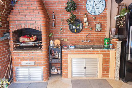 Casa para alugar com 220m², 4 quartos e 8 vagasChurrasqueira