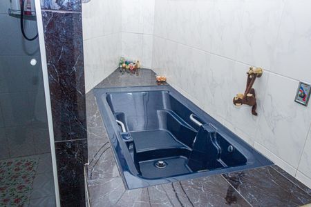 Casa para alugar com 220m², 4 quartos e 8 vagasBanheiro da Suíte 2