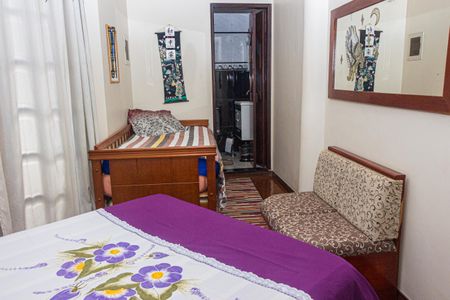 Casa para alugar com 220m², 4 quartos e 8 vagasSuíte 1