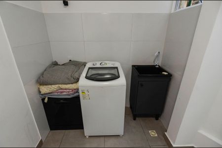 Apartamento à venda com 77m², 3 quartos e sem vagaÁrea de Serviço
