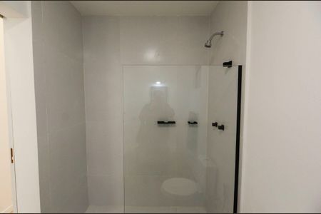 Apartamento à venda com 77m², 3 quartos e sem vagaBanheiro