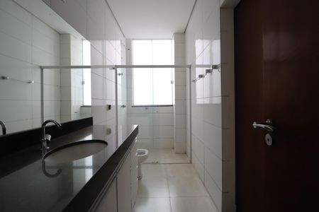 Apartamento para alugar com 160m², 3 quartos e 2 vagasBanheiro da Suíte 1