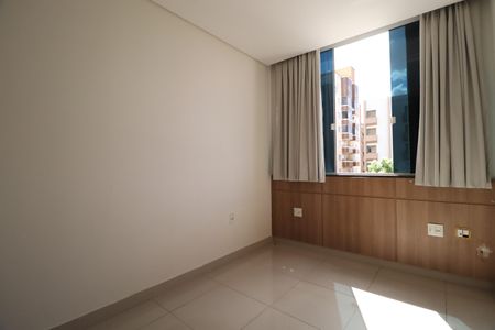 Suíte 1 de apartamento para alugar com 3 quartos, 170m² em Saraiva, Uberlândia