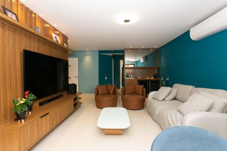 Apartamento à venda com 127m², 3 quartos e 2 vagas Apartamento à venda com 127m², 3 quartos e 2 vagasSala