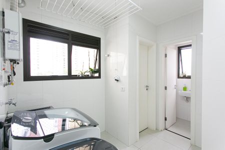 Apartamento à venda com 127m², 3 quartos e 2 vagas Apartamento à venda com 127m², 3 quartos e 2 vagasÁrea de Serviço