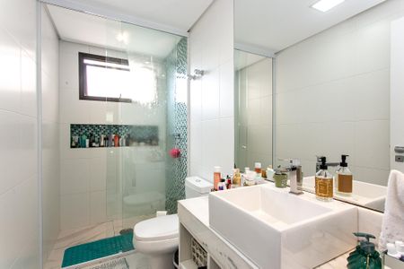 Apartamento à venda com 127m², 3 quartos e 2 vagas Apartamento à venda com 127m², 3 quartos e 2 vagasBanheiro da Suíte