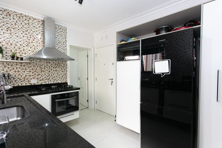 Apartamento à venda com 127m², 3 quartos e 2 vagas Apartamento à venda com 127m², 3 quartos e 2 vagasCozinha