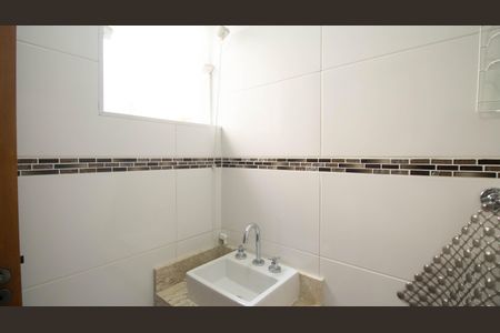 Casa de condomínio à venda com 65m², 2 quartos e 1 vaga Casa de condomínio à venda com 65m², 2 quartos e 1 vagaBanheiro da Suíte 2