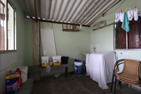 Casa à venda com 109m², 3 quartos e 2 vagasLavanderia