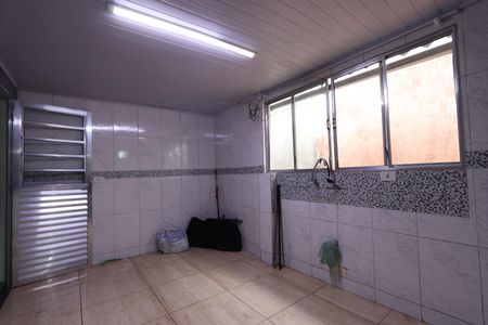 Casa à venda com 109m², 3 quartos e 2 vagasCozinha de cima