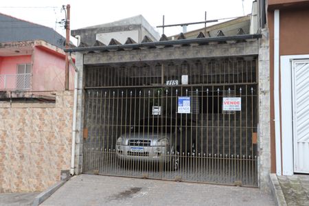 Casa à venda com 109m², 3 quartos e 2 vagasFachada