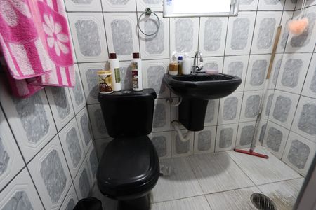 Casa à venda com 109m², 3 quartos e 2 vagasBanheiro de cima