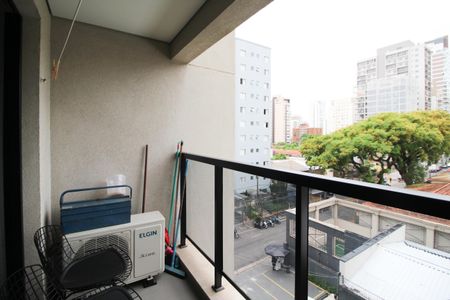 Studio à venda com 36m², 1 quarto e 1 vaga Studio à venda com 36m², 1 quarto e 1 vagaVaranda