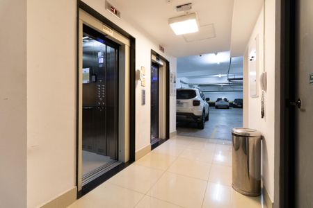 Apartamento à venda com 74m², 2 quartos e 2 vagas Apartamento à venda com 74m², 2 quartos e 2 vagasGaragem