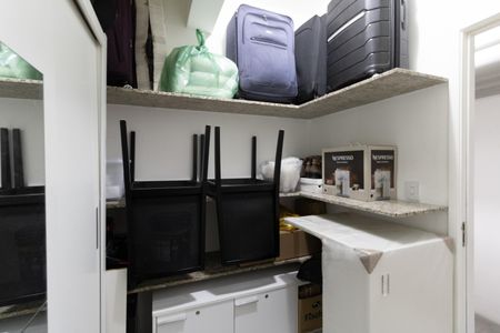 Apartamento à venda com 74m², 2 quartos e 2 vagas Apartamento à venda com 74m², 2 quartos e 2 vagasDepósito