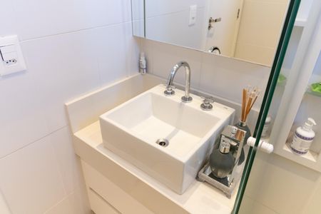 Apartamento à venda com 74m², 2 quartos e 2 vagas Apartamento à venda com 74m², 2 quartos e 2 vagasBanheiro Social