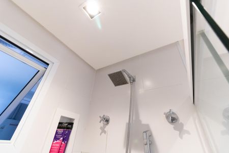 Apartamento à venda com 74m², 2 quartos e 2 vagas Apartamento à venda com 74m², 2 quartos e 2 vagasBanheiro da Suíte