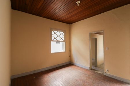 Sala de casa para alugar com 2 quartos, 75m² em Jardim das Laranjeiras, São Paulo
