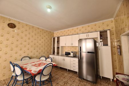 Casa à venda com 200m², 2 quartos e 2 vagas