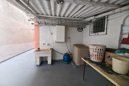 Casa à venda com 200m², 2 quartos e 2 vagas