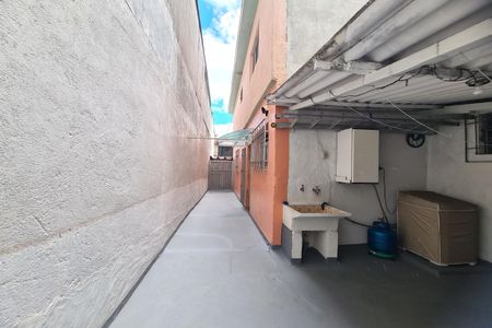 Casa à venda com 200m², 2 quartos e 2 vagas