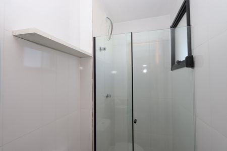 Banheiro de apartamento para alugar com 1 quarto, 26m² em Vila Alpina, São Paulo