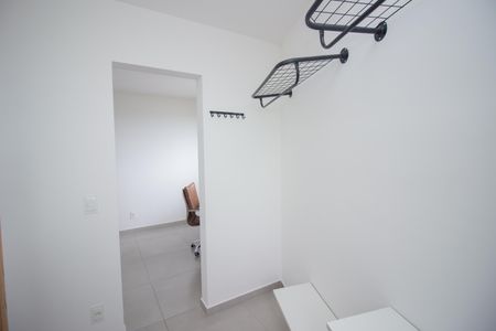 Closet da suíte de apartamento para alugar com 2 quartos, 66m² em Cabral, Contagem