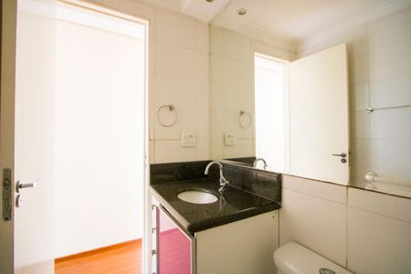 Apartamento à venda com 67m², 3 quartos e 1 vaga Apartamento à venda com 67m², 3 quartos e 1 vagaBanheiro social