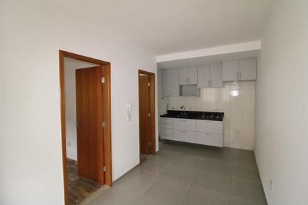 Sala / Cozinha de kitnet/studio para alugar com 1 quarto, 25m² em Vila Isolina Mazzei, São Paulo