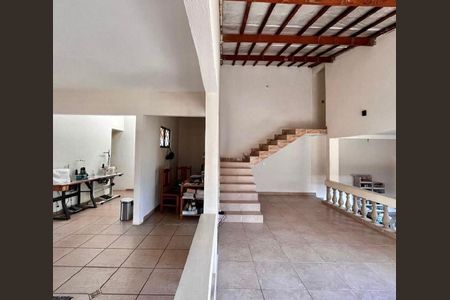 Casa à venda com 116m², 2 quartos e sem vaga