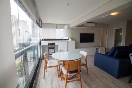 Apartamento à venda com 70m², 1 quarto e 2 vagasVaranda / Sala de Jantar