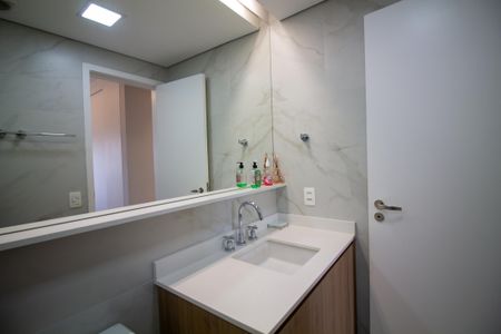 Banheiro da Suíte de apartamento à venda com 1 quarto, 70m² em Chácara Santo Antônio (zona Sul), São Paulo
