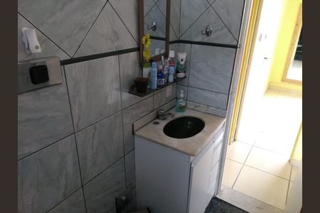 Banheiro  de apartamento para alugar com 2 quartos, 46m² em Vila Lage, São Gonçalo