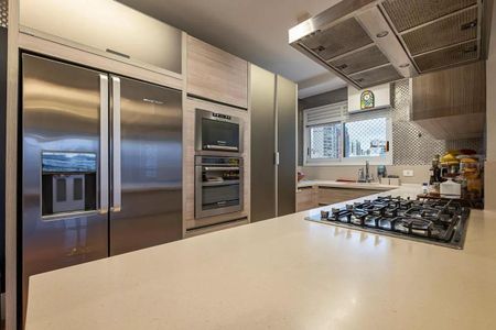 Apartamento à venda com 223m², 3 quartos e 4 vagas Apartamento à venda com 223m², 3 quartos e 4 vagasFoto 01