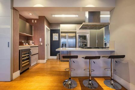 Apartamento à venda com 223m², 3 quartos e 4 vagas Apartamento à venda com 223m², 3 quartos e 4 vagasFoto 01