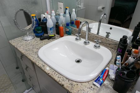 Apartamento à venda com 157m², 3 quartos e 4 vagasBanheiro da Suíte 1