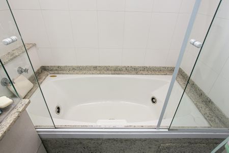 Apartamento à venda com 157m², 3 quartos e 4 vagasBanheiro da Suíte 1