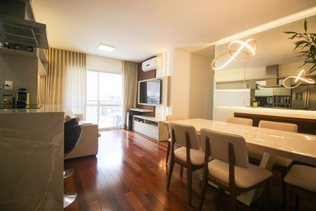 Sala  de apartamento à venda com 2 quartos, 83m² em Jardim Leonor, São Paulo