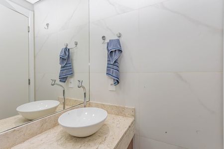 Apartamento à venda com 56m², 2 quartos e 1 vagaBanheiro Social