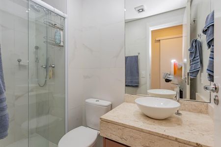 Apartamento à venda com 56m², 2 quartos e 1 vagaBanheiro Social